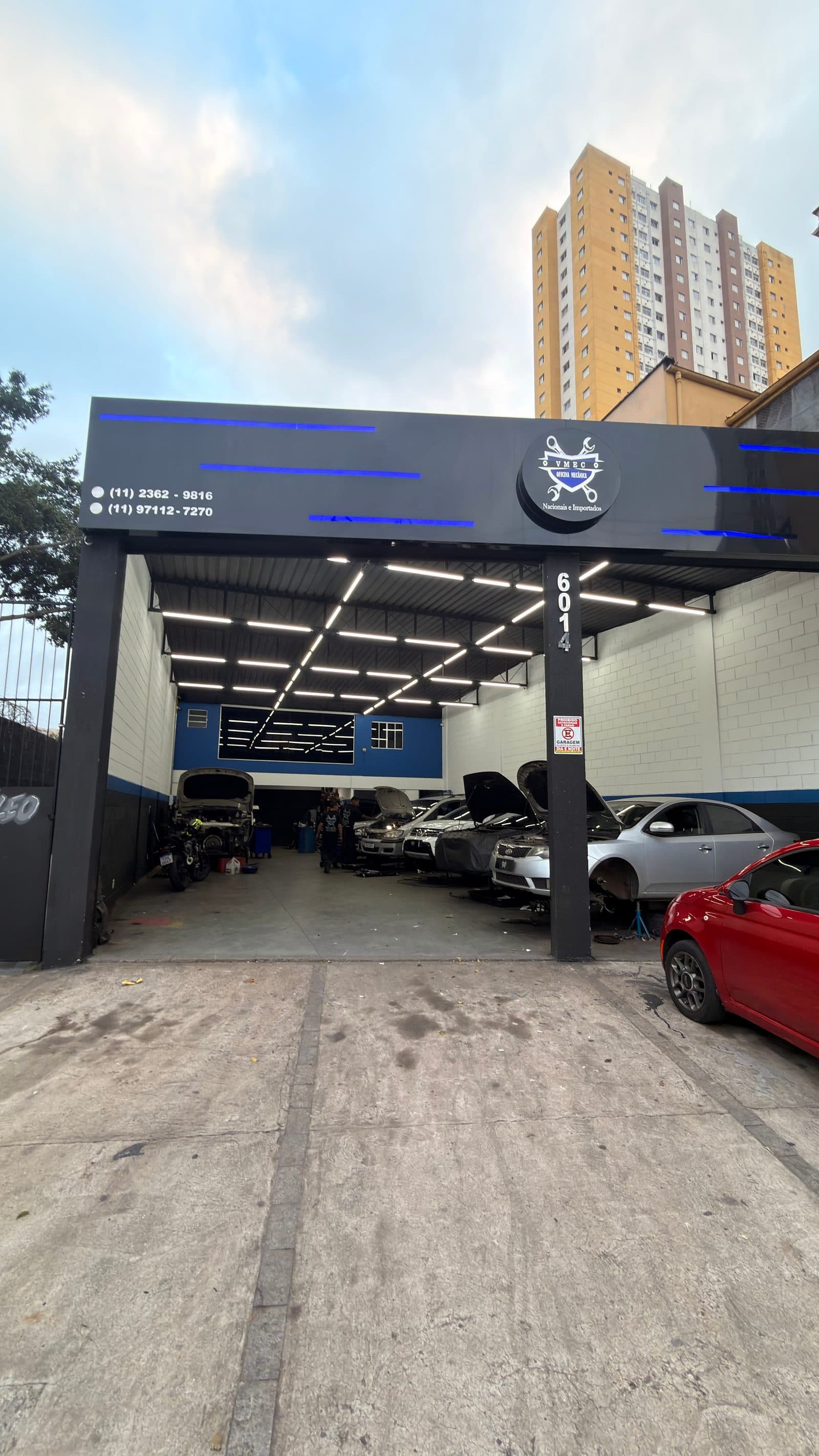 Fachada da VMEC Oficina Mecânica no Tatuapé
